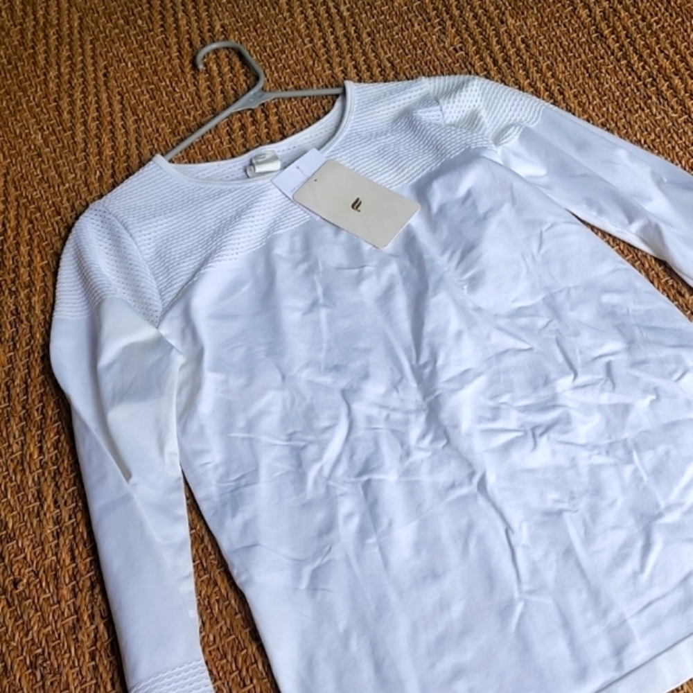 ✨️🆕️ FABLETICS LONG SLEEVE ACTIVE WEAR TOP NWOT✨️ Size L